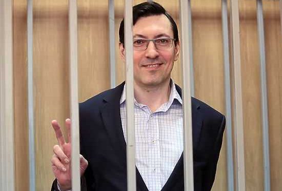 На приговор лидеру националистов Александру Белову